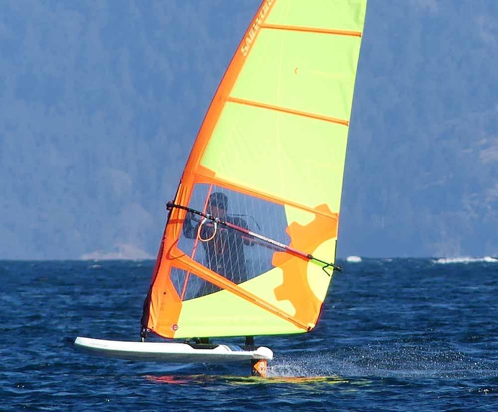 Starboard Freeride 125 and 6.0m Flyer FR off Cattle Point
