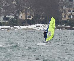 Foiling_at_Willows_on_New_Years_Day_28-2_degrees29.jpg