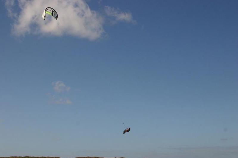 Alex catching some thermal
Augusta 30 knots,8 meter,and trying to fly into the only cloud in the sky.
