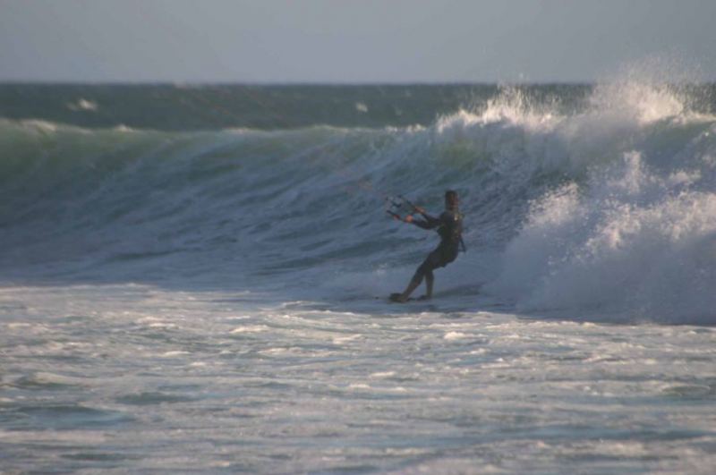 kITESURFING
Sarneki testing his nerves
