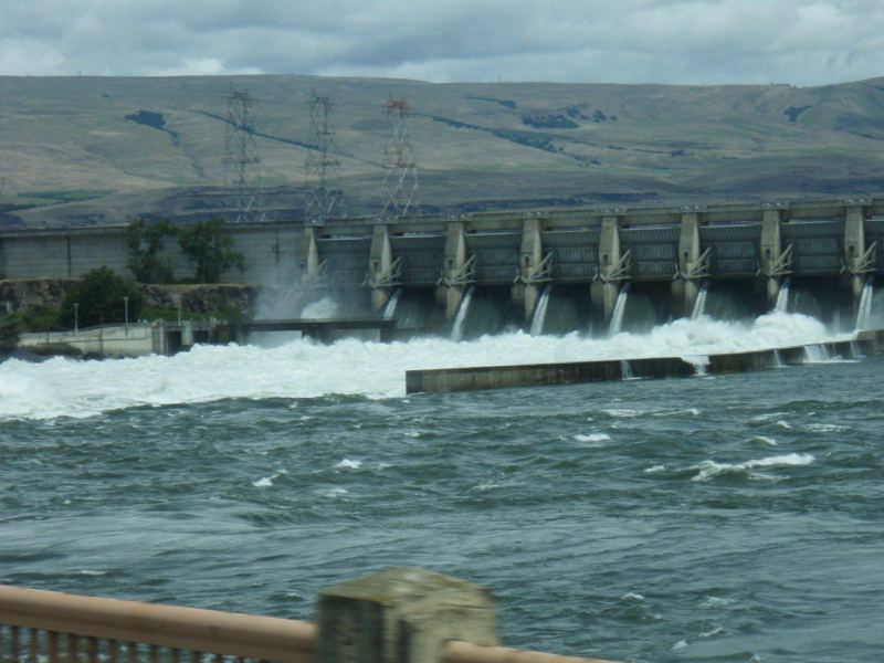 Arrh, not shore what to do with oll that POWERRR, Captin'
The Dalles busting a dam
