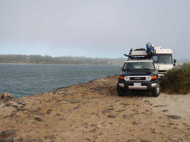 Kusshine beauty location, Eastside's rig for wheelin' n dealin'
right at the grass rigging knoll, 270 degree ocean and river views :)
