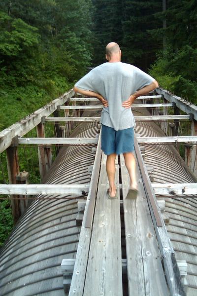 romantic walk on a ginormous pipe
