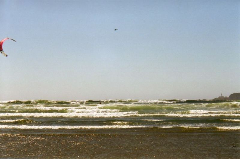 TOFINO
KITEBOARDING TOFINO JULY 2006
