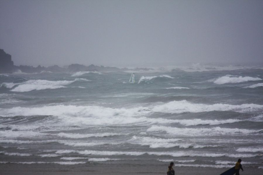 Mr Dan
Dan got out before the rest of us - just enjoying the gloom in the mid of July. Amazing how the swell looked when it wasn't really any bigger than mast, despite a 2ft bouy reading !
