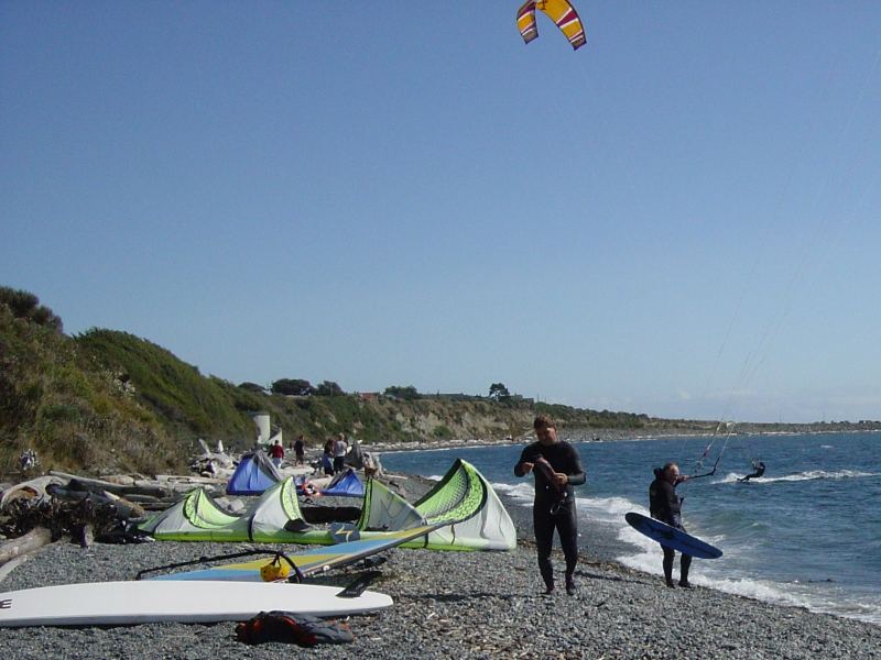 Cook Street Sept. 2007
kite sailing on a sunny Sat at "The Sewer"
