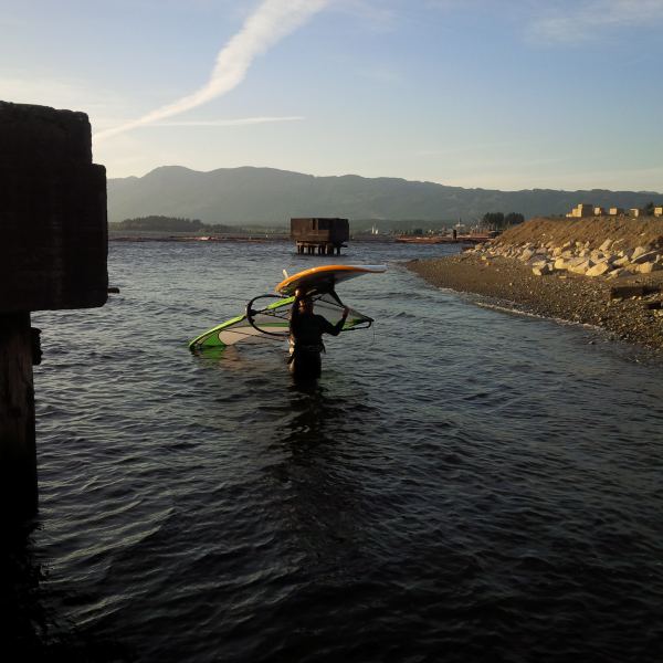 Inlet Access leeward of pier
DavidM just enjoyed a windy session in PA (from beach launch) enroute home after Tofino SUP windsurfing
Keywords: Port Alberni