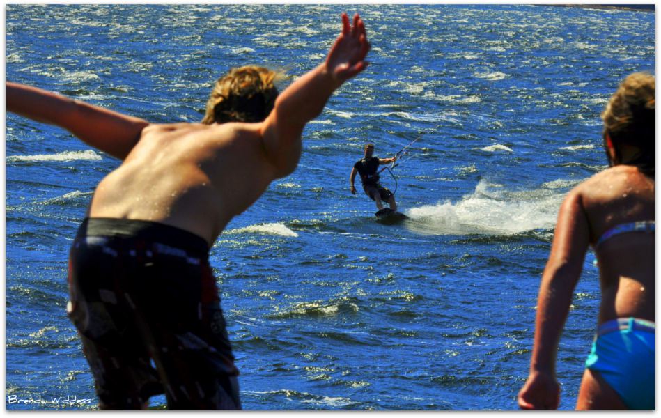 Pt Alberni, swimming/kiting in the warm inlet
kiting off the end of the pier
