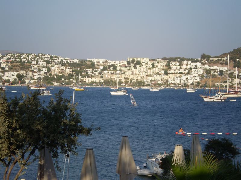 Bitez Beach Bodrum
Hot day 40deg.
