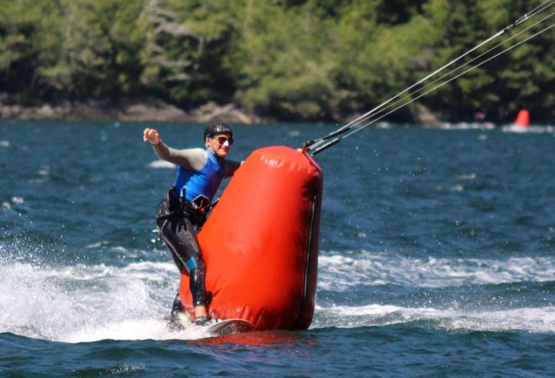 Windfest 2014 - rounding the buoy
Unlike dingy sailing, are there rules for touching mark in Kiteboarding???
Keywords: rounding the buoy