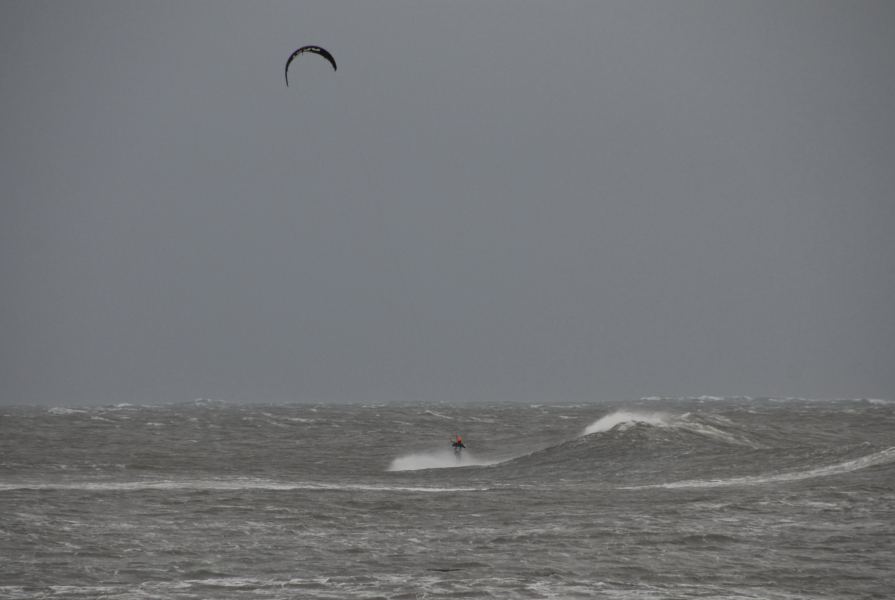 big ocean small kite
