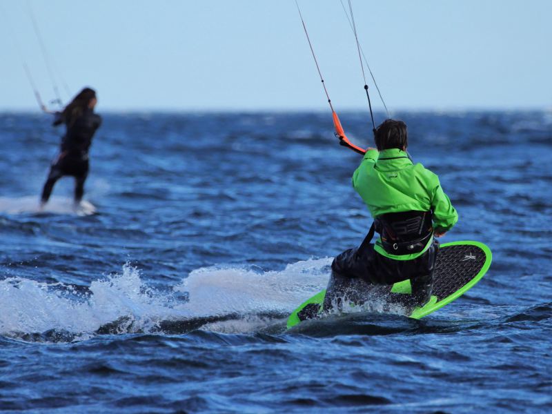 Dallas Road - Sept 22nd
My first go at kiteboarding pics.  Shot with a Canon 100-400mm adapted to a Panasonic GX8.  All manual focus.

@gwydionjhr on Instagram
